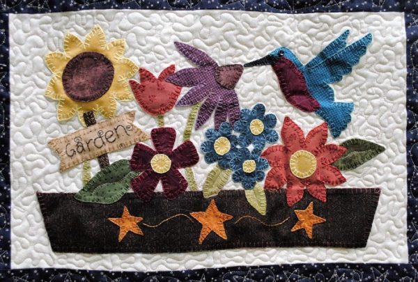 Tweets & Twinkles BOM - Block 9 Hummingbird Garden Quilt Pattern UCQ-P559w  - Wholesale Product Online