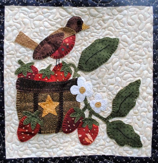 Tweets & Twinkles BOM - Block 3 Robin & Strawberries Quilt Pattern UCQ-P553w  - Wholesale Product Hot on Sale